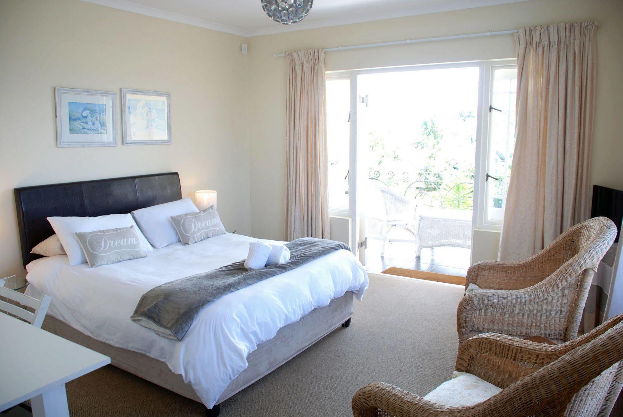 Mandalay Guest House Plettenberg Bay Bagian luar foto